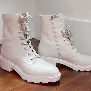 Dolce Vita White Lottie Combat Boots w zipper - SOLD OUT